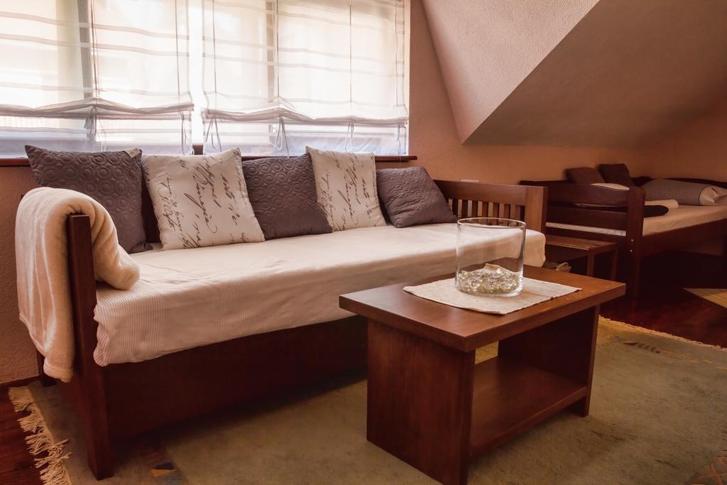 Apartments And Rooms Stefanac Slunj Room photo
