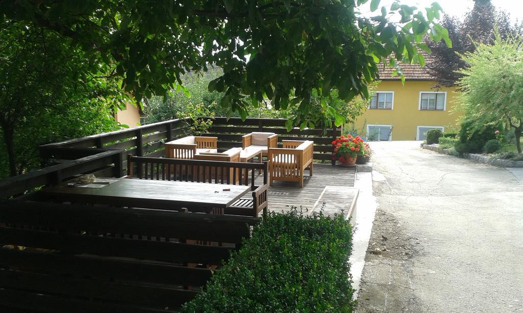 Apartments And Rooms Stefanac Slunj Exterior photo