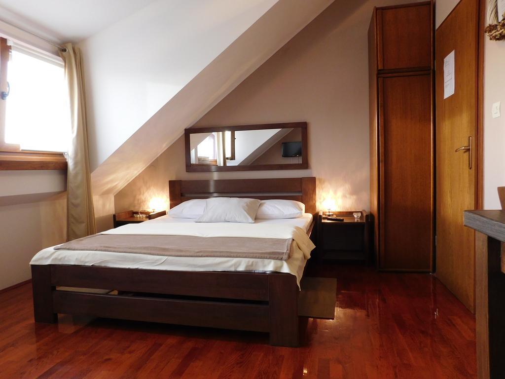 Apartments And Rooms Stefanac Slunj Exterior photo